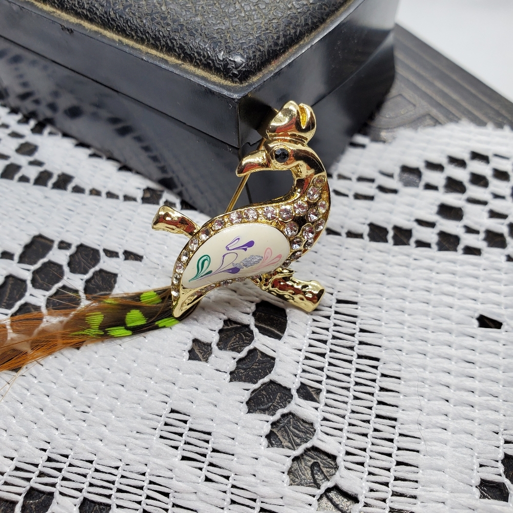 Vintage Tropical bird rhinestone gold tone brooch
